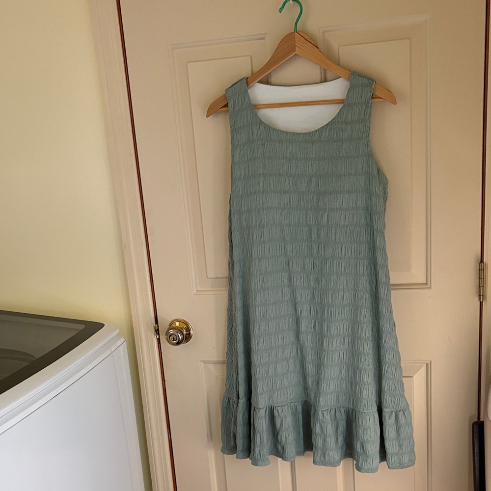 HALARA Textured Sage Green Sleeveless Ruffle-Hem Dress